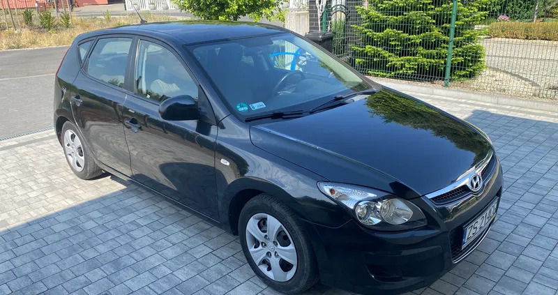 lubelskie Hyundai I30 cena 21000 przebieg: 118000, rok produkcji 2010 z Kobyłka